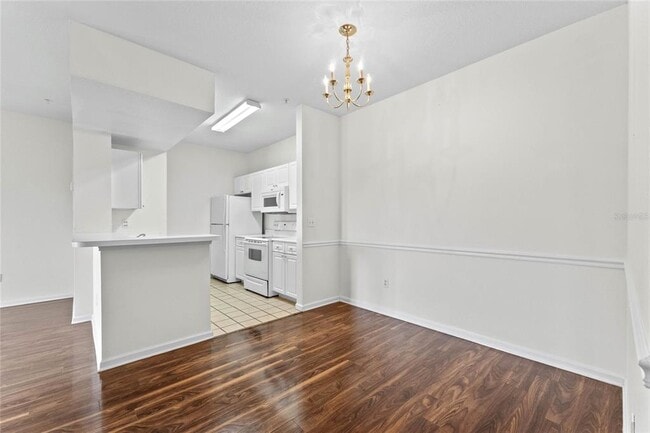 Building Photo - 14341 Fredricksburg Dr