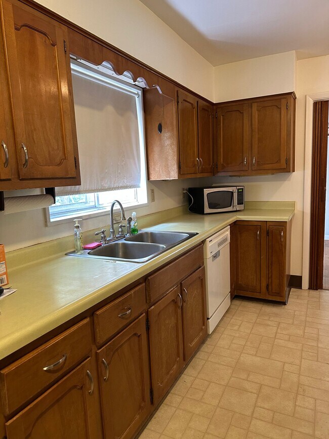 Foto del edificio - 5162 Meadowcrest Cir