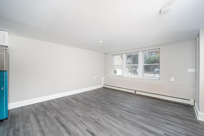 Foto del edificio - 213 Ogden Ave.