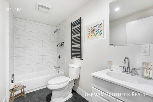 Building Photo - 10026 San Fernando Rd