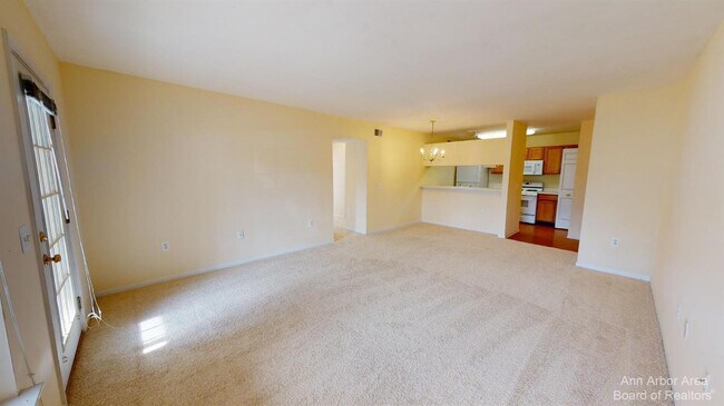 Building Photo - 2767 S Knightsbridge Cir