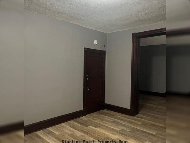Foto del edificio - 5417 S Broadway St. 2AF