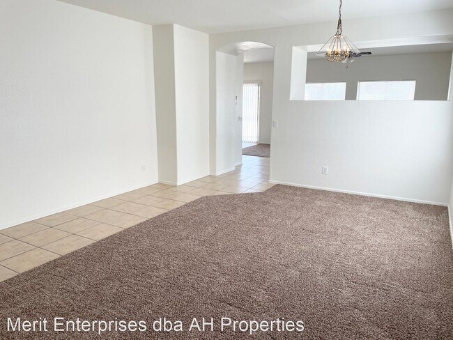 Building Photo - 4 br, 2.5 bath House - 12355 W SHERMAN ST