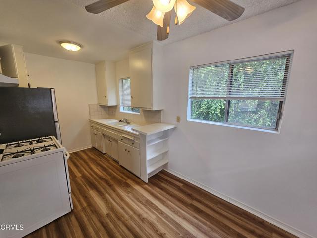 Building Photo - 12246 Oxnard St