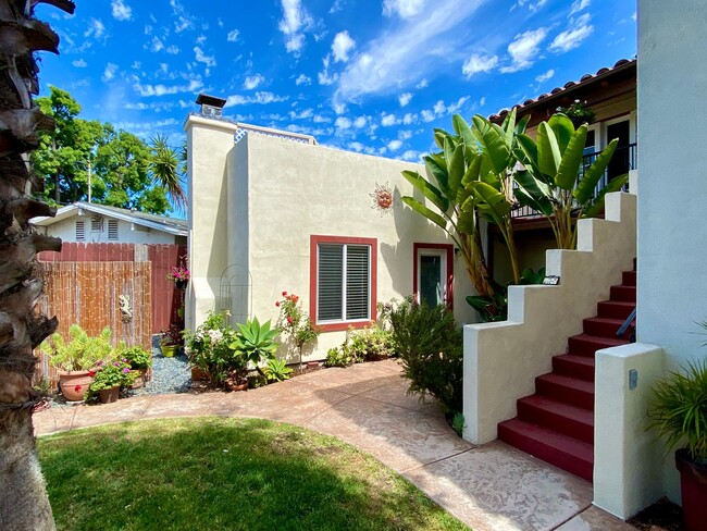 Building Photo - Beautiful 1 Bedroom Apartment w/Private Pa...