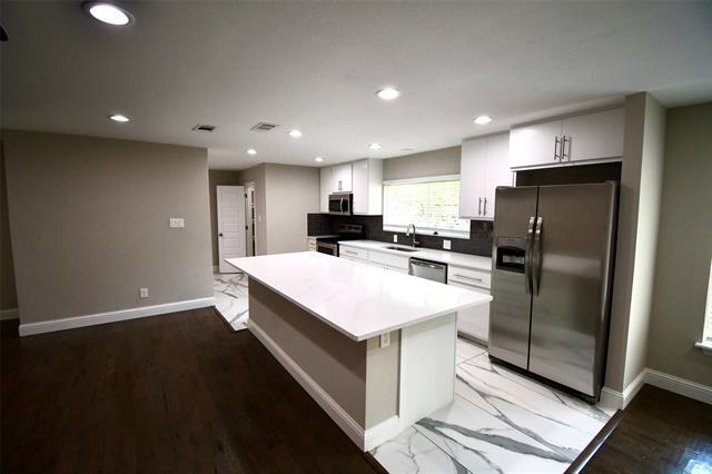 Foto del edificio - 2701 Warren Cir