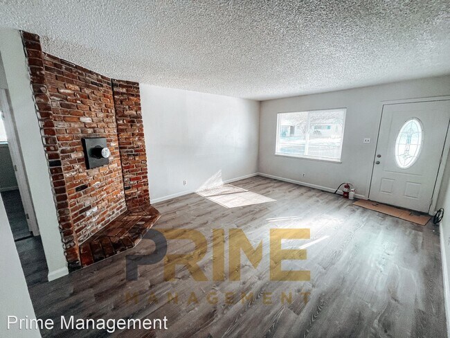 Building Photo - 3 br, 1 bath House - 610 Sawyer Way