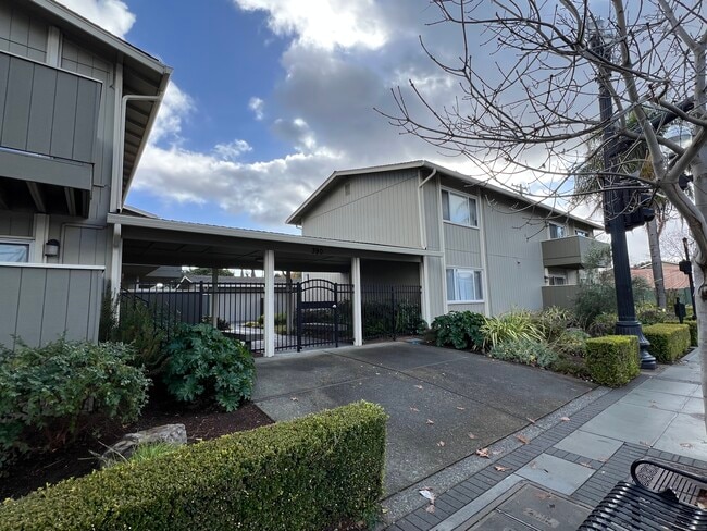 Building Photo - Sunnyvale Apartments