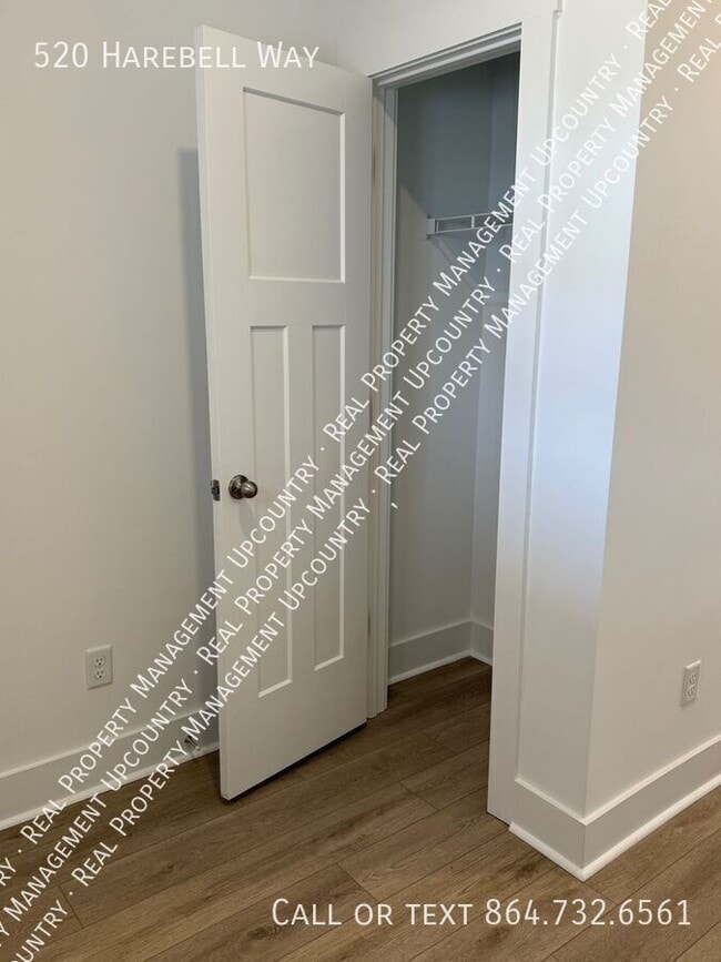 Foto del edificio - 520 Harebell Wy