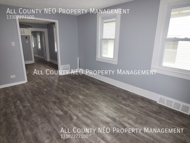 Building Photo - 1 bdr, 1 bath unit available!
