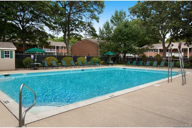 Foto del edificio - 111 College Rd