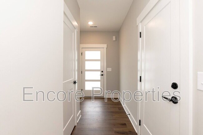 Building Photo - 1406 Gearwood Ave