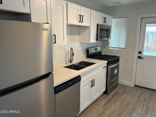 Foto del edificio - 4705 E Hubbell St