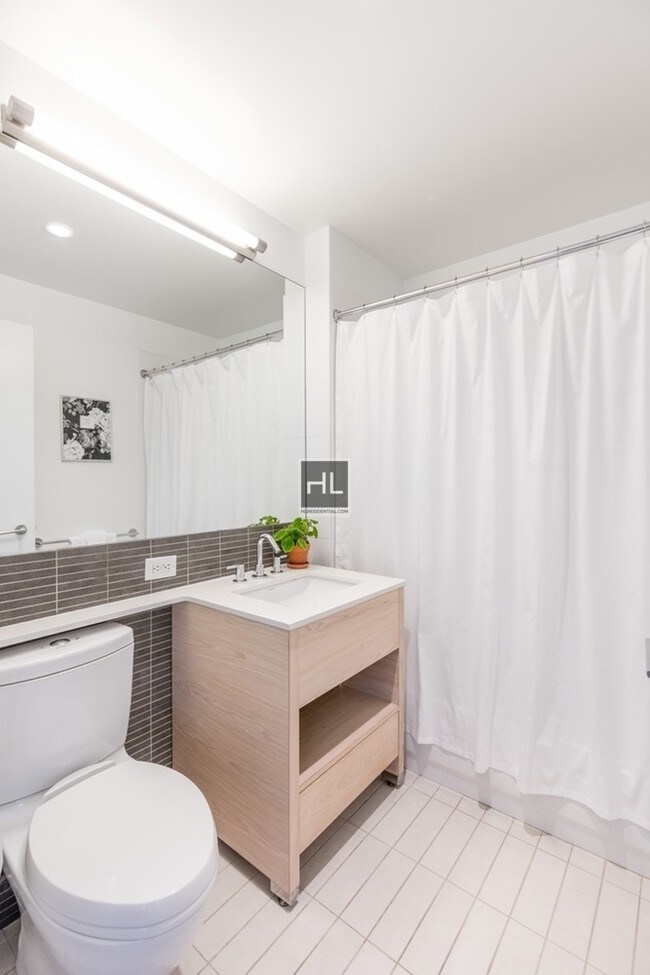 No Fee Luxurious Studio In Fort Greene Room for Rent in Brooklyn