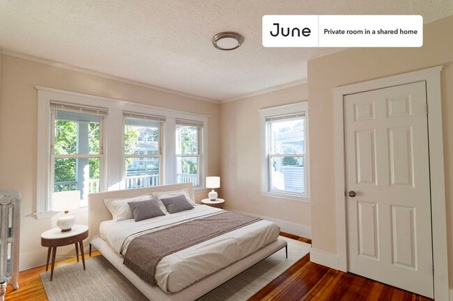 Building Photo - Room in Shared 6 bed/2 bath home