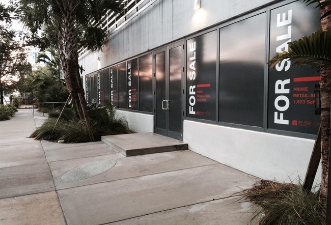Two entrances - Icon Bay