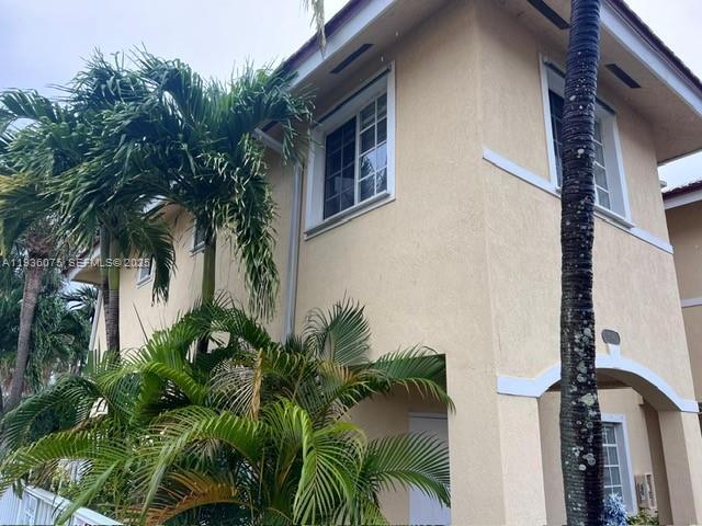 Foto del edificio - 2098 NE 167th St