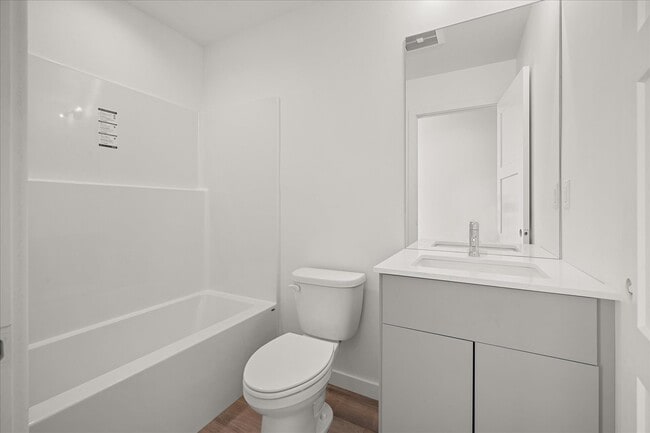 Building Photo - 3203 E 30th Ave