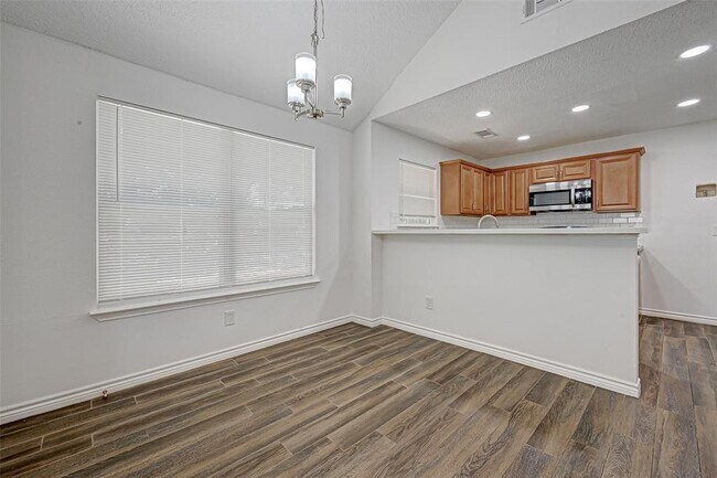 Building Photo - 6235 W Willow Bluff Rd