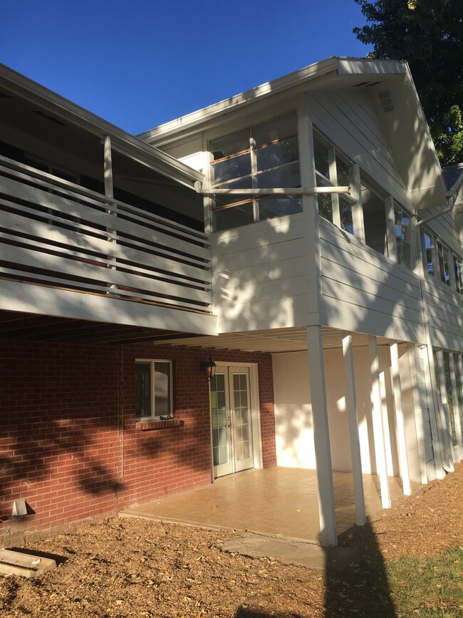 Building Photo - 10341