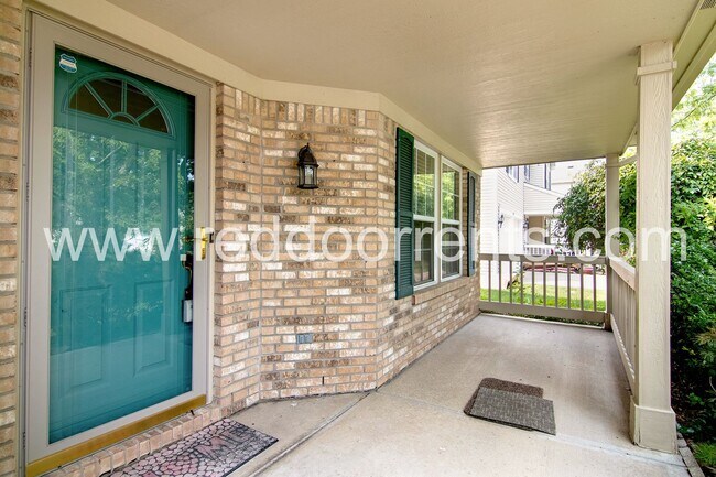 Foto del edificio - Coming Soon! Picture yourself in this upda...