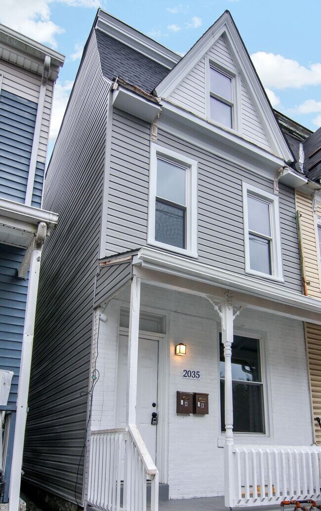 Building Photo - 2035 Logan St