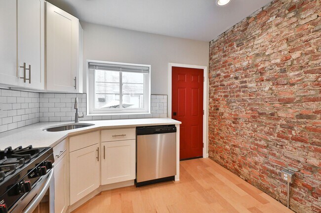 Foto del edificio - 1538 S Myrtlewood St