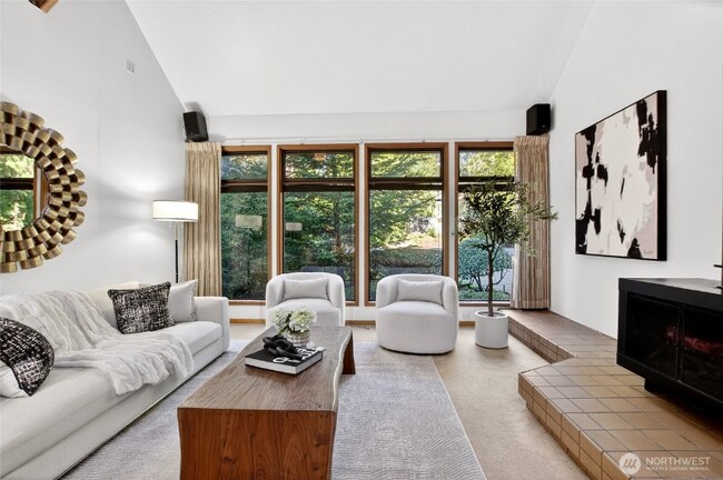 Foto del edificio - 3323 NE 156th St