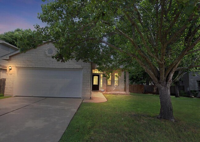 Building Photo - 905 Hillery Cove