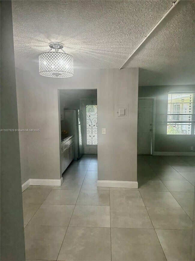 Foto del edificio - 1720 Funston St