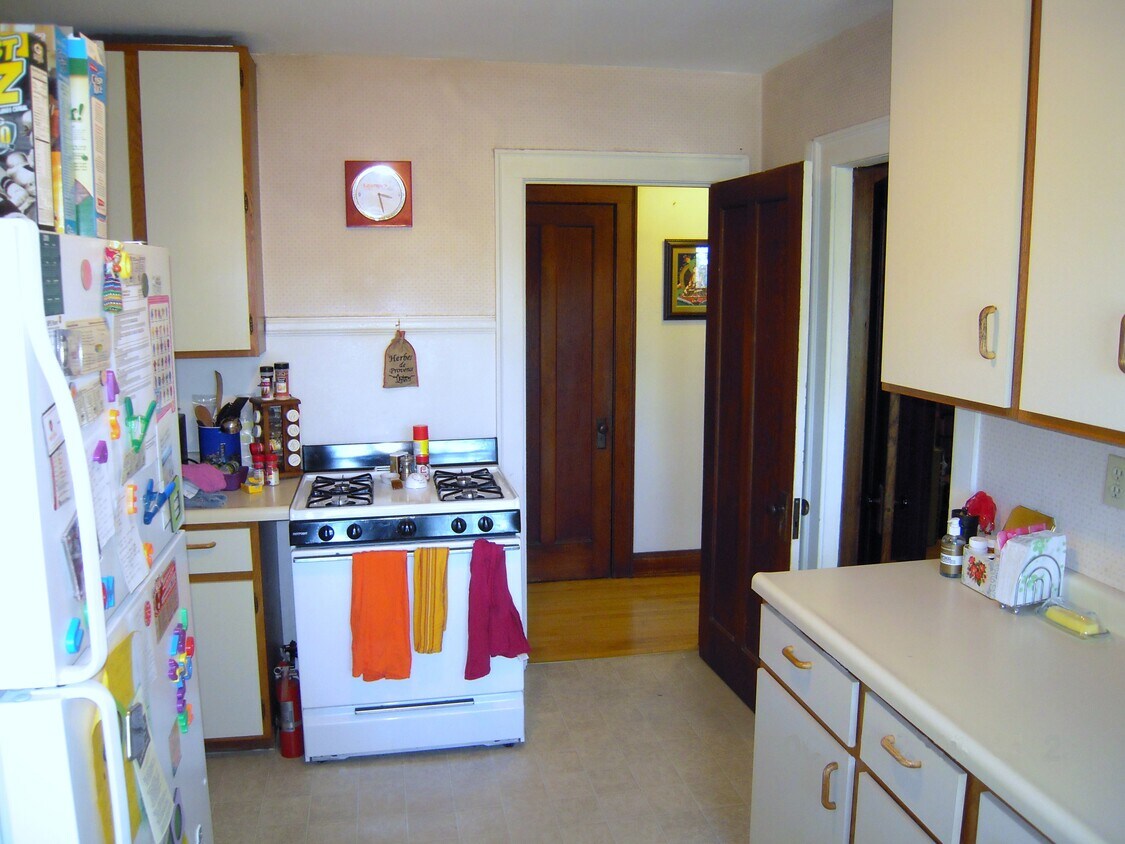 Primary Photo - 421 Chamberlain Ave