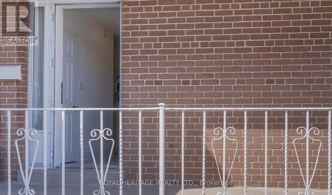 Photo du bâtiment - 55 Bridgenorth Crescent