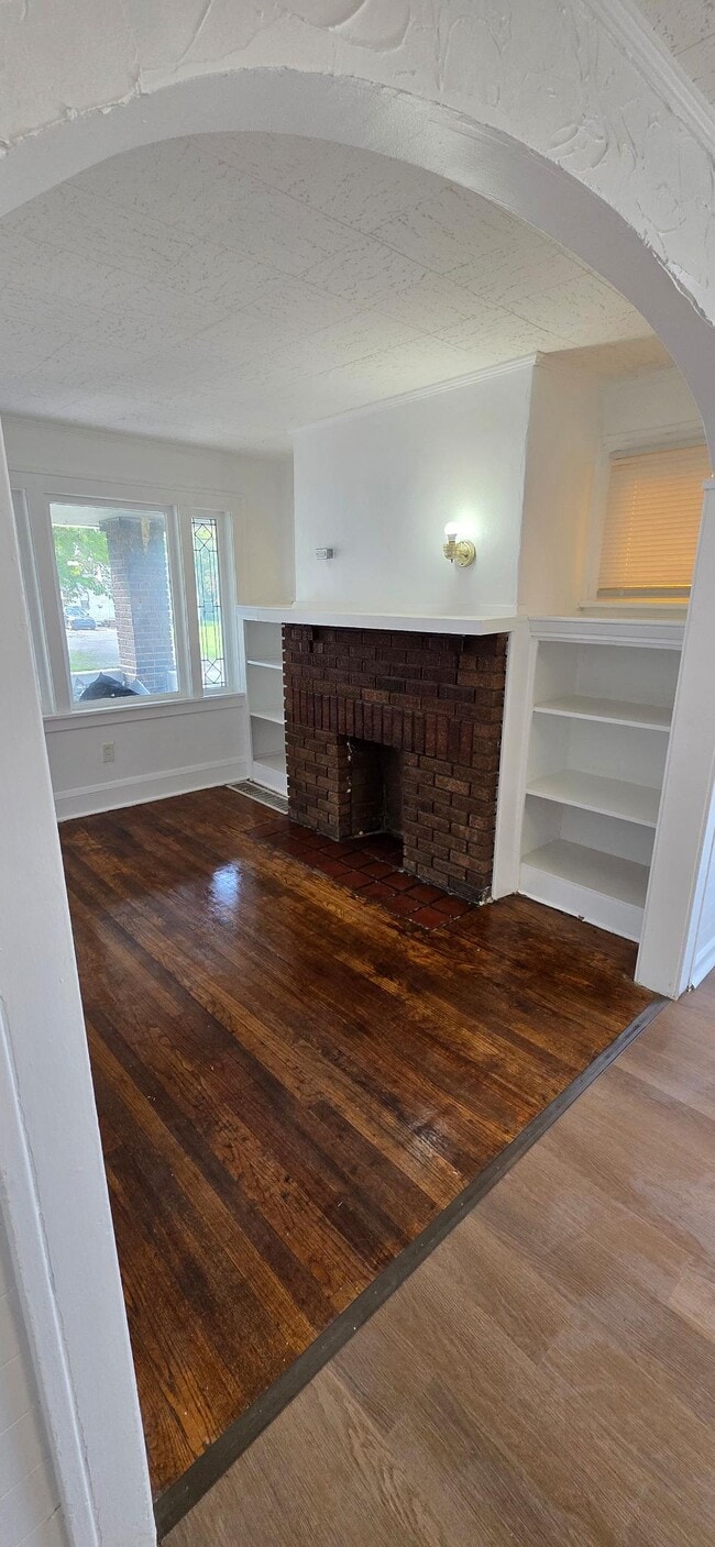 Building Photo - 4473 W 133rd St