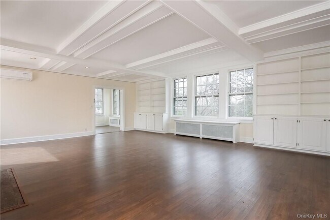 Foto del edificio - 50 Greenacres Ave