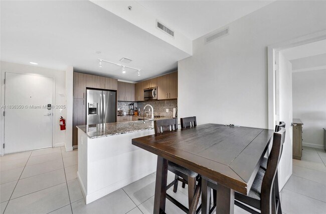 Foto del edificio - 5350 NW 84th Ave