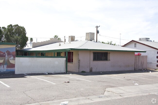Building Photo - McKinley St Apartments