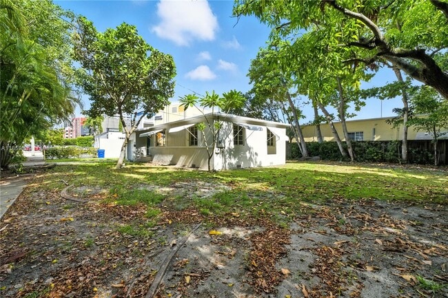 Building Photo - 2545 SW 27th Ln