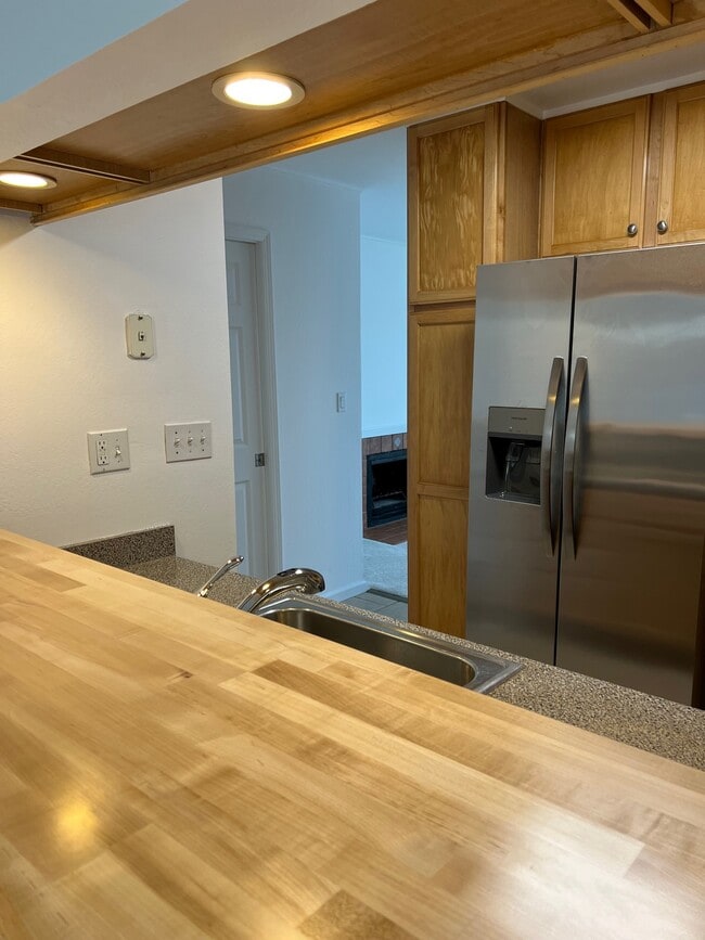 Kitchen - 100 Marin Center Dr