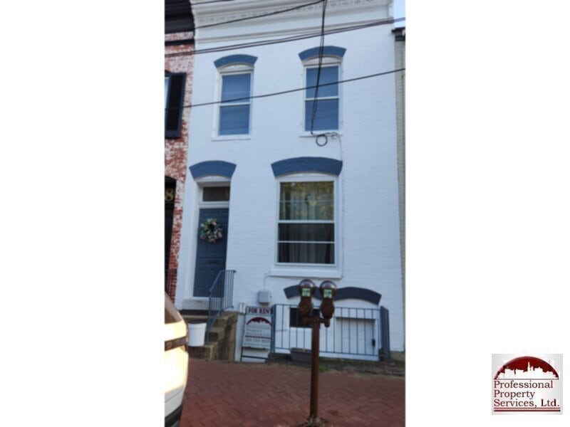 Primary Photo - Historic Downtown Location