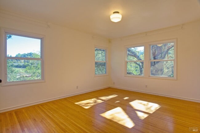 Building Photo - 56 Wild Iris Dr