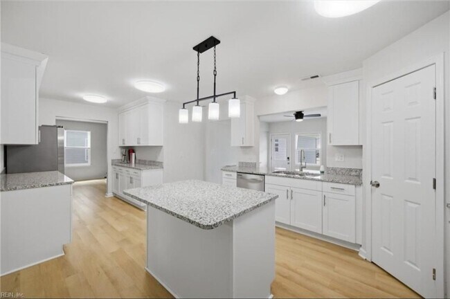 Foto del edificio - 2930 Gate House Rd