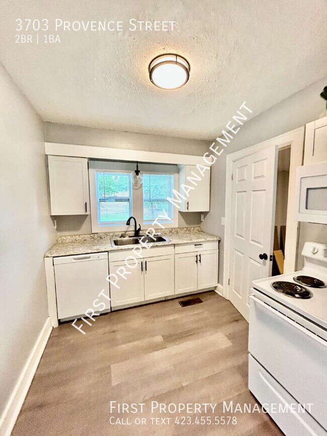 Building Photo - 3703 Provence St
