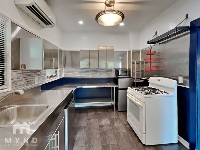 Foto del edificio - 312 E 19th St
