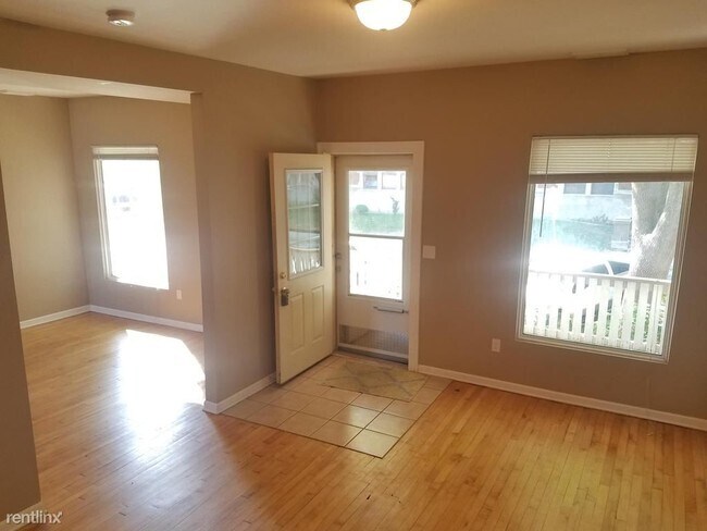 Foto del edificio - 2846 N Bartlett Ave