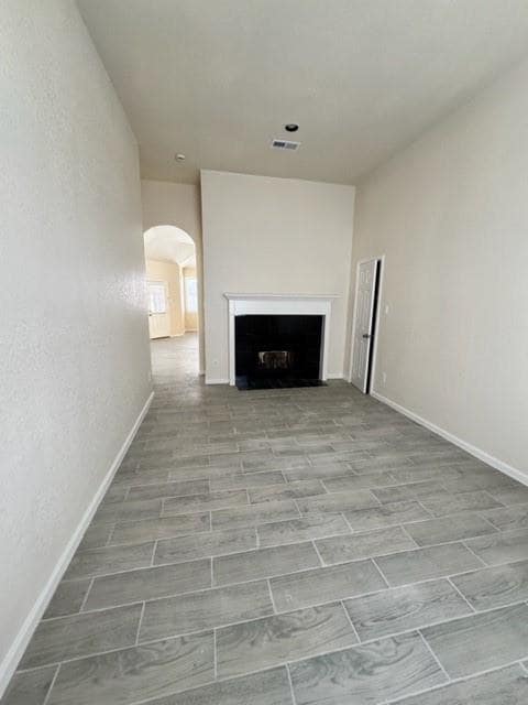Building Photo - 406 Lakeside Blvd