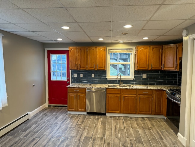 Foto del edificio - 100 Nesbitt St