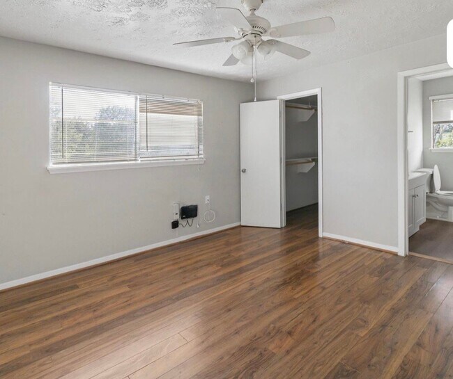 Foto del edificio - 1014 E 23rd St