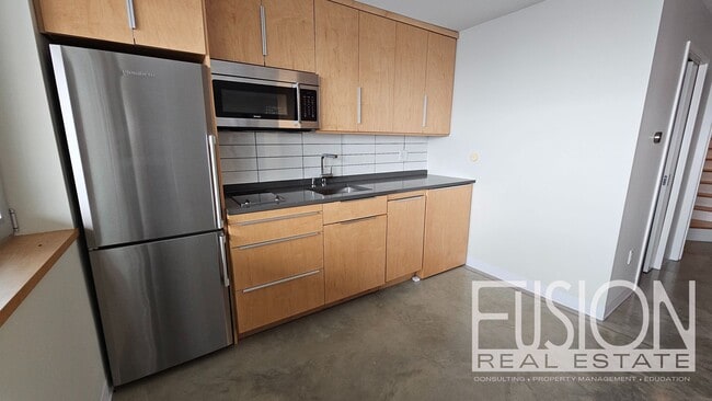 Building Photo - 11 Lakeview Terrace