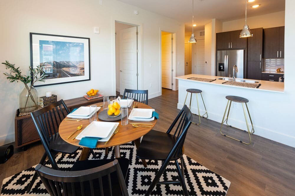 Foto principal - 1005 18th Ave S