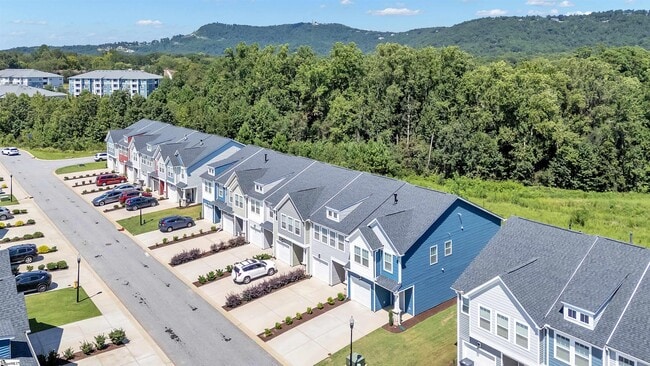 Building Photo - 46 Mardale Ln